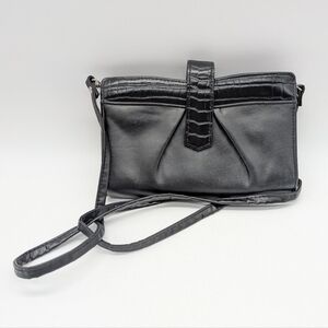 Vintage Buxton Black Leather Crossbody Wallet Bag